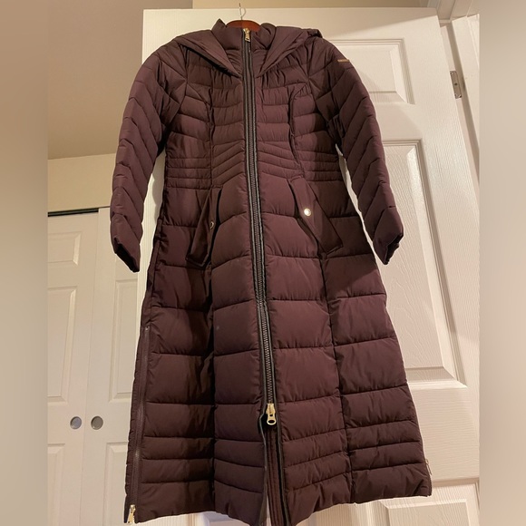 Laundry by Shelli Segal winter jacket with faux fur accent. Size small - Picture 3 of 16